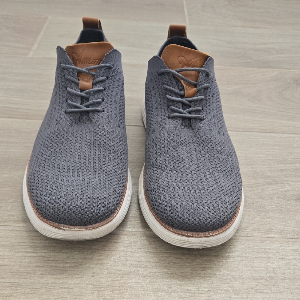 Men's Gray Knit Sneakers with Brown Accents